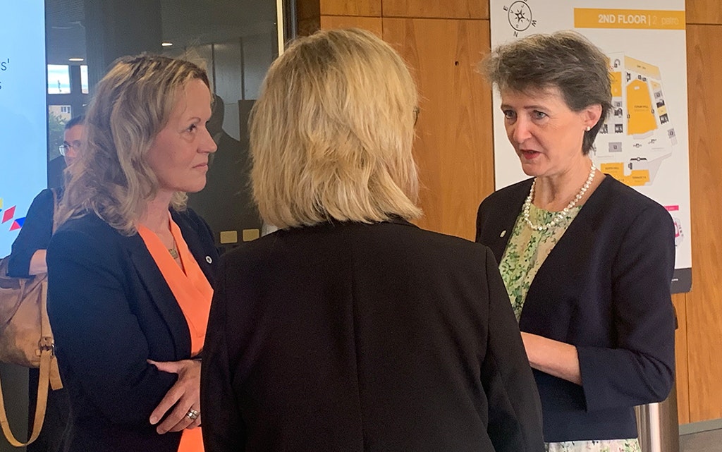 Steffi Lemke (ministre fédérale allemande de l'environnement, de la protection de la nature, de la sécurité nucléaire et de la protection des consommateurs), Leonore Gewessler (ministre fédérale autrichienne de l’action pour le climat, de l’environnement, de l’énergie, de la mobilité, de l’innovation et de la technologie) et la conseillère fédérale Simonetta Sommaruga