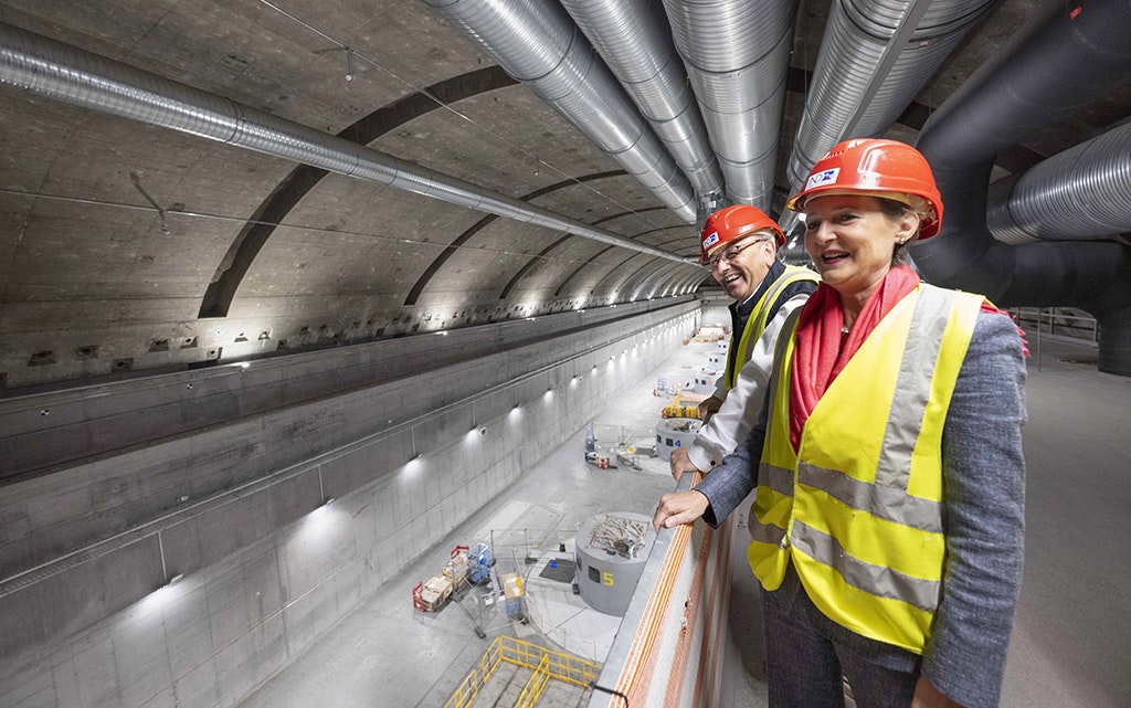 Obere Galerie der Maschinenkaverne im Pumpspeicherwerk Nant de Drance