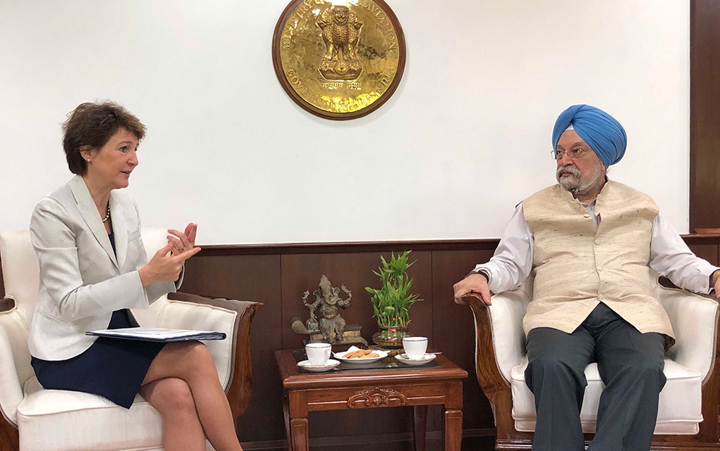 Bundesrätin Sommaruga und Hardeep Singh Puri, indischer Minister für Zivilaviatik