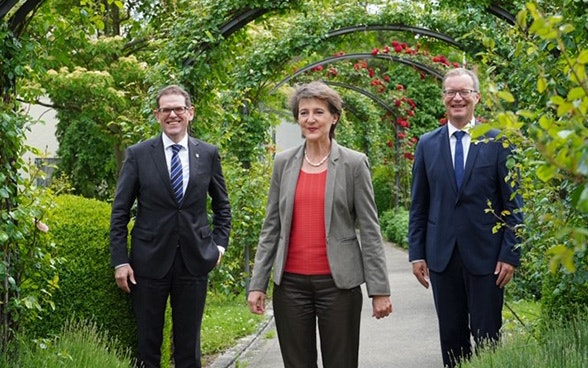 Bundespräsidentin Sommaruga mit Regierungspräsident Jakob Stark und Regierungsrat Walter Schönholzer