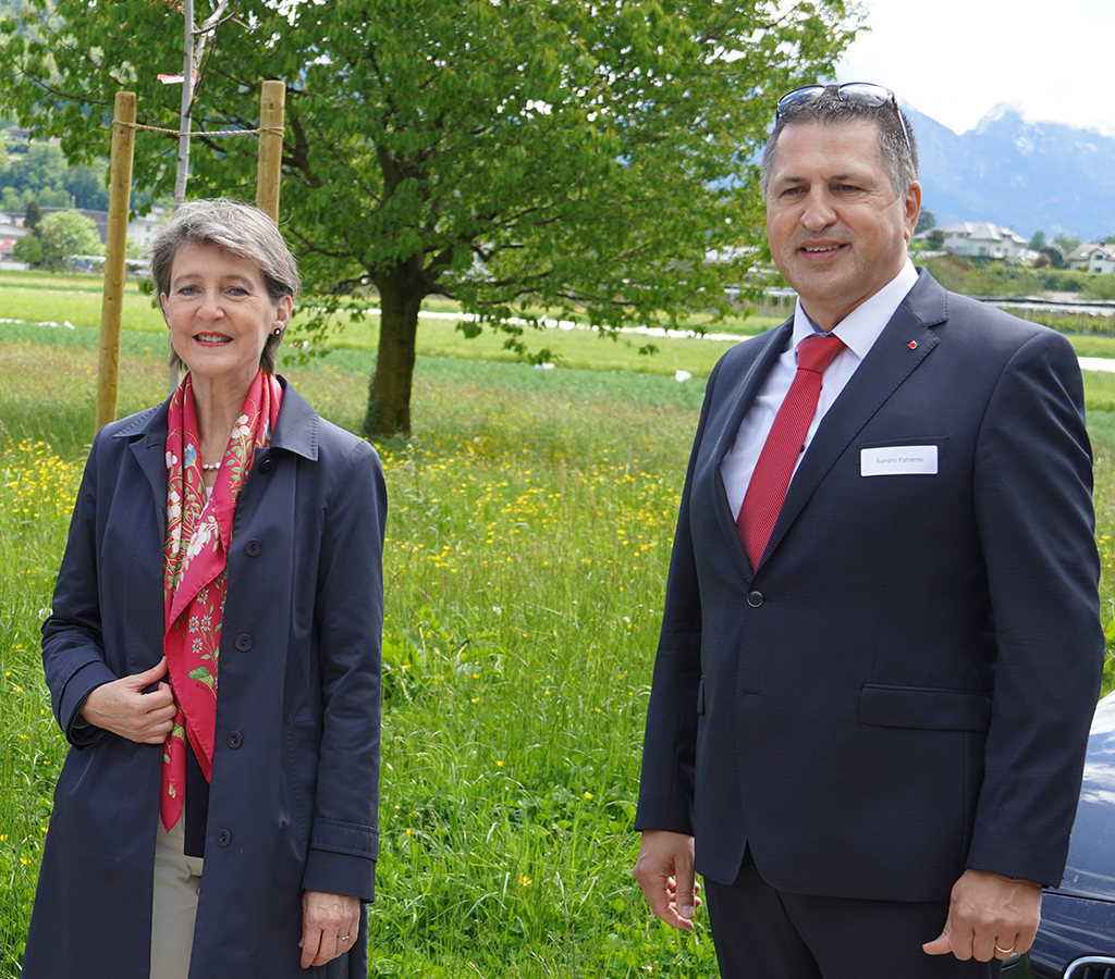 Bundesrätin Simonetta Sommaruga mit dem Schwyzer Regierungsrat Sandro Patierno