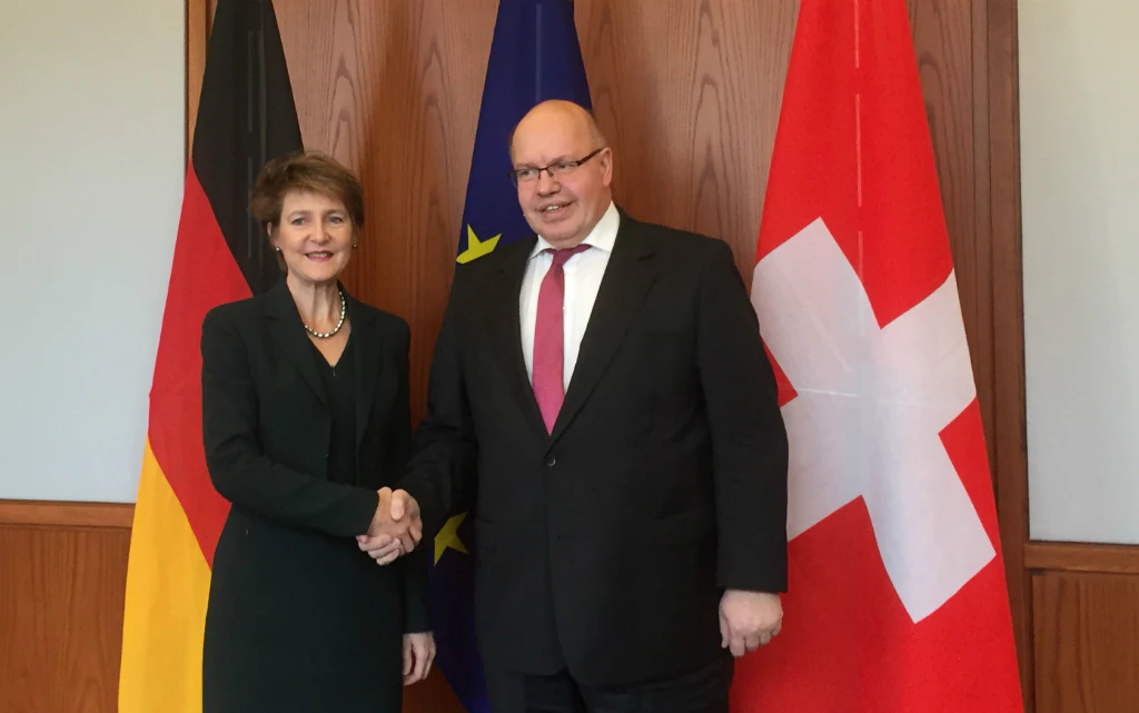 La conseillère fédérale Simonetta Sommaruga et Peter Altmaier, le ministre fédéral allemand de l’économie et de l’énergie