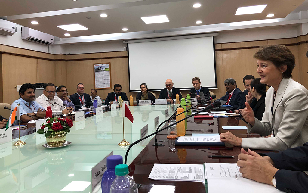 La conseillère fédérale Sommaruga à l'ouverture du groupe de travail commun sur la collaboration accrue dans le rail