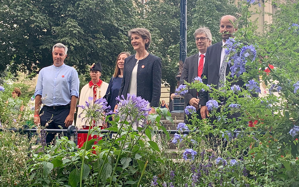 Simonetta Sommaruaga avec les autorités de la Ville de Lausanne