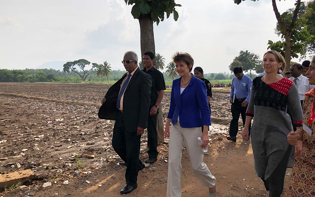 Visite d'une ferme rizicole de l’Université de Tamil Nadu (projet RIICE)