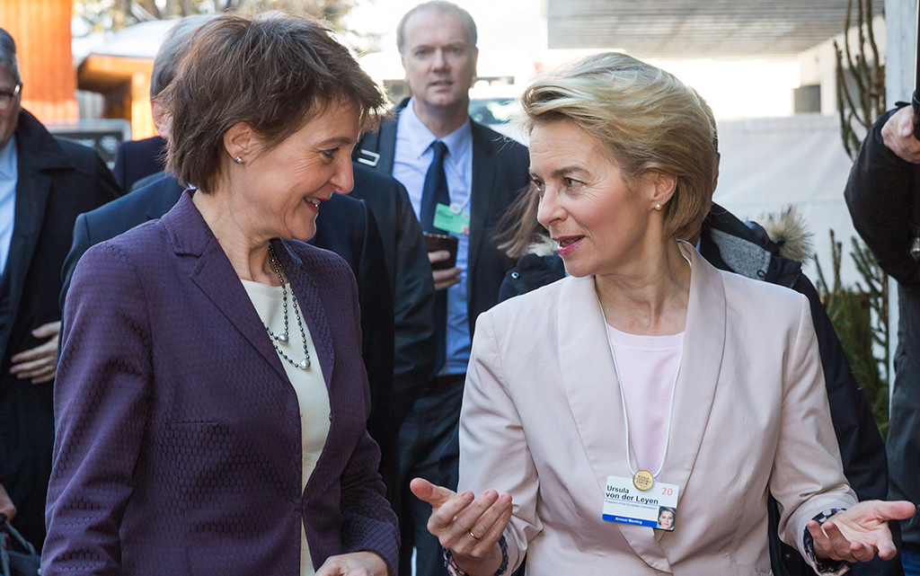La présidente de la Confédération Simonetta Sommaruga et la présidente de la Commission européenne Ursula von der Leyen