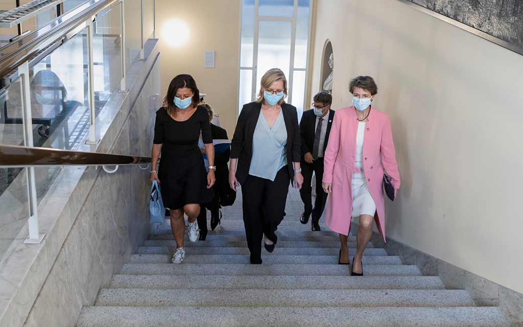 Simonetta Sommaruga et la ministre italienne des transports Paola de Micheli