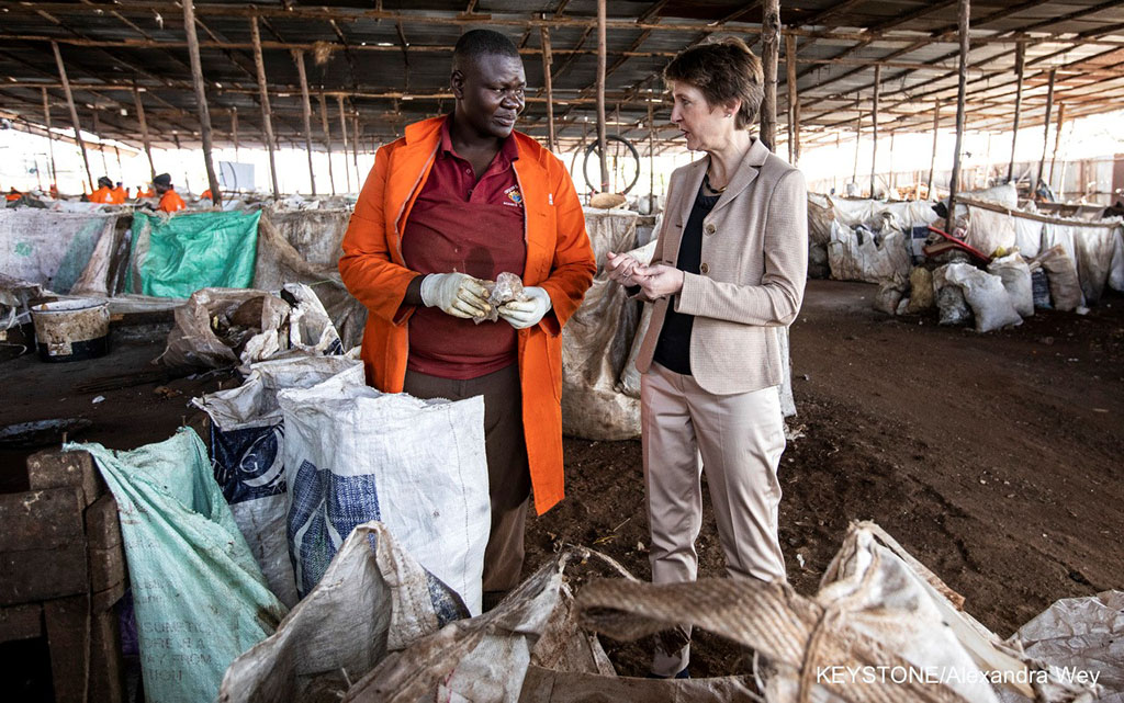 Visite à Nairobi d’une entreprise de recyclage, dont la direction est suisse.