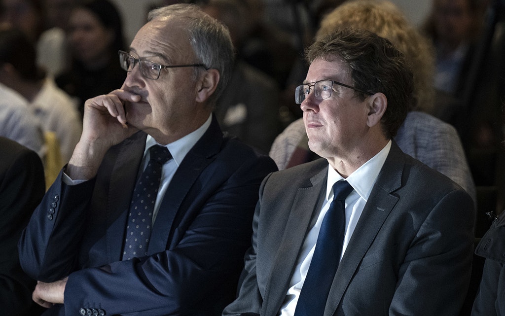 Les conseillers fédéraux Guy Parmelin et Albert Rösti lors de la manifestation portant sur l’Initiative économies d’énergie Hiver
