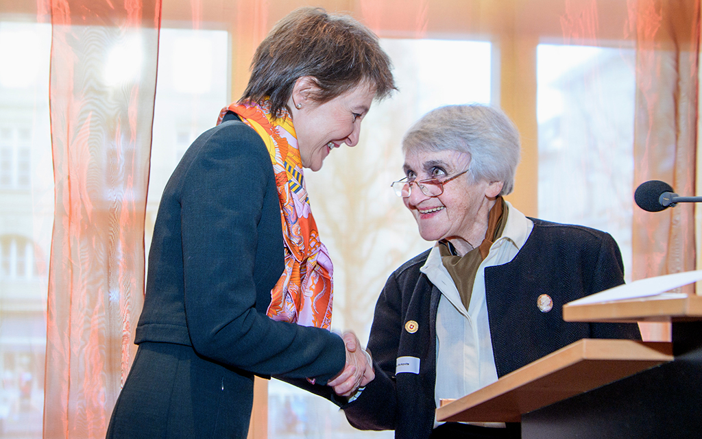 La présidente de la Confédération Simonetta Sommaruga remercie Christa Markovits pour son intervention.