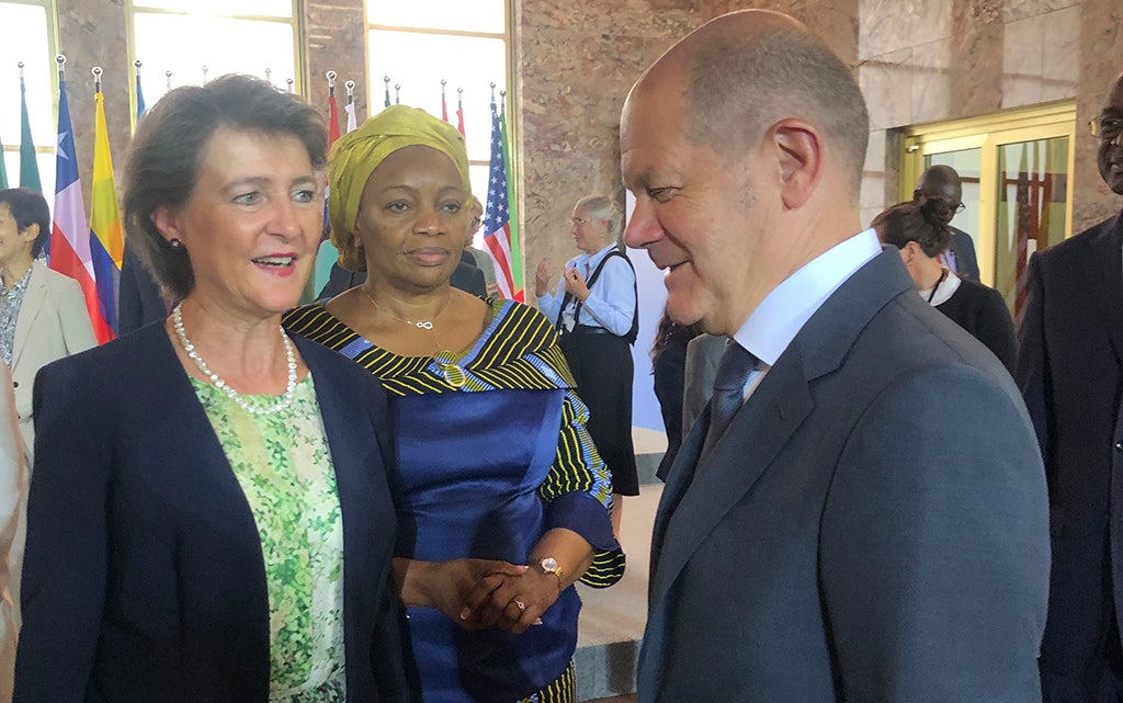 La conseillère fédérale Simonetta Sommaruga et le chancelier fédéral allemand Olaf Scholz