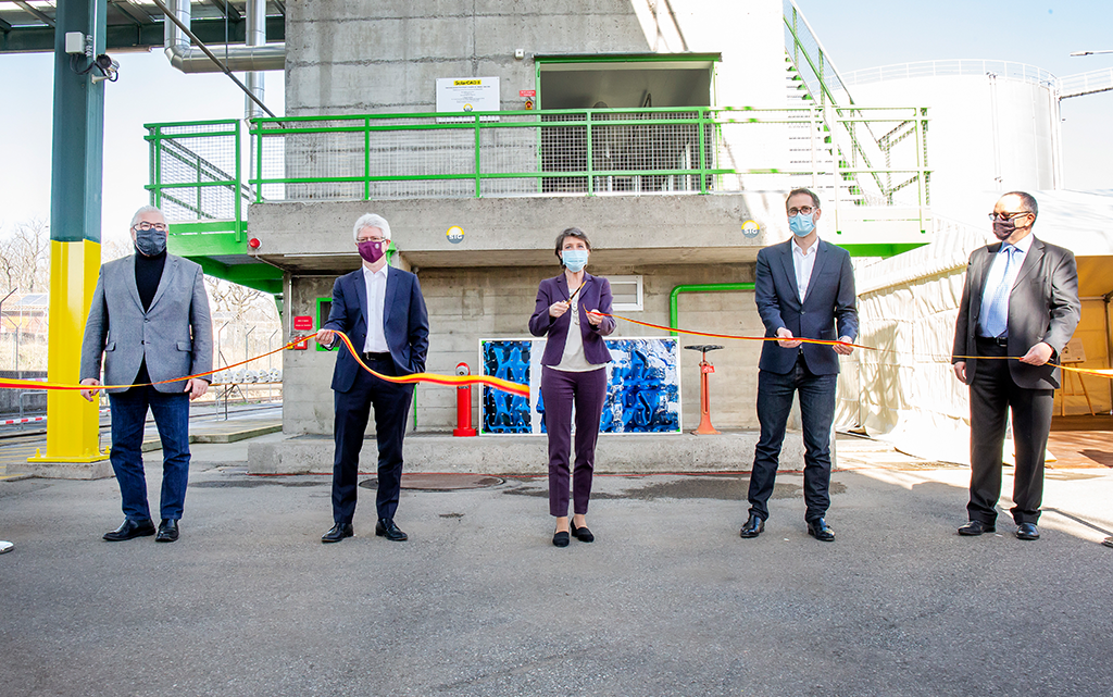 Inaugurazione di una centrale che conta 800 m2 di pannelli solari