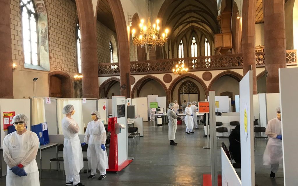 Visita al centro test contro il coronavirus presso la Predigerkirche
