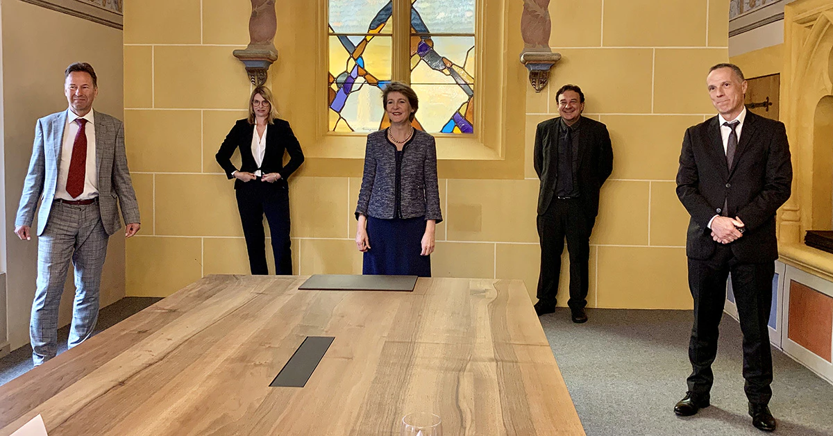 Delegazione del Consiglio di Stato del Cantone Neuchâtel - da sinistra a destra: il presidente Alain Ribaux, la cancelliera dello Stato Béatrice Despland, i consiglieri di Stato Jean-Nathanaël Karakash e Laurent Kurth