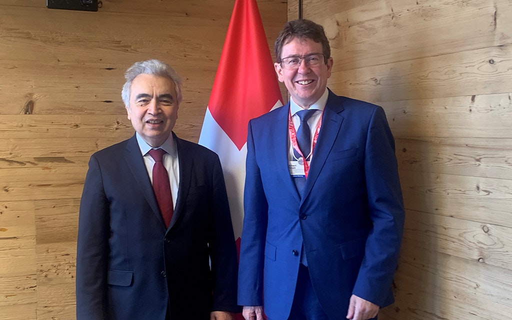 Il consigliere federale Albert Rösti e Fatih Birol, direttore esecutivo dell'Agenzia internazionale dell'energia